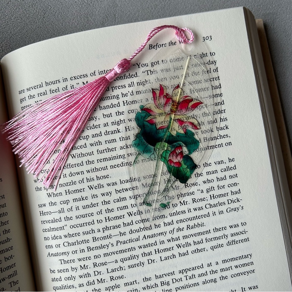 Painted Leaf Bookmark ~ Pink Tassel ~ Brand New!